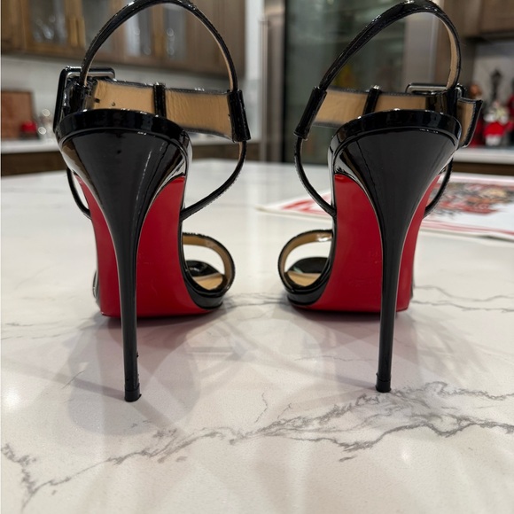 Christian Louboutin Glossy Black Heels with Red Sole - Picture 4 of 16